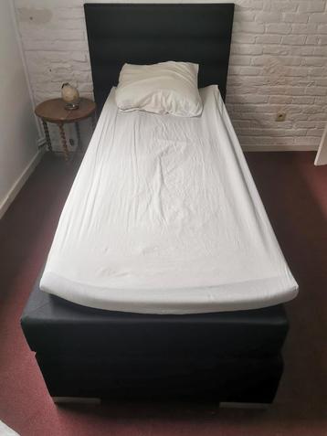 Springboxbed met matras  beschikbaar voor biedingen