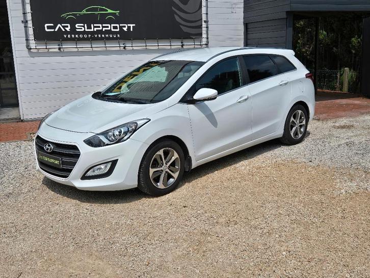 Hyundai i30 1.6i automaat benzine zetelvrwrming 1jr garantie, Auto's, Hyundai, Bedrijf, Te koop, i30, ABS, Airbags, Airconditioning