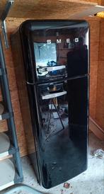 Zwarte SMEG frigo en diepvries, Elektronische apparatuur, Koelkasten en IJskasten, Ophalen, Zo goed als nieuw