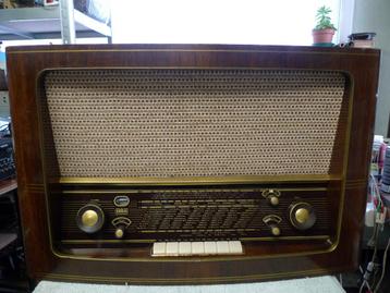 radio Braun  , jaren 1955 beschikbaar voor biedingen