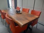 Eettafel in degelijk hout en metalen poten, Huis en Inrichting, Complete eetkamers, Ophalen, Zo goed als nieuw