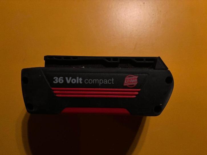 Bosch 36V Compact Li-Ion accu – originele accu, Bricolage & Construction, Outillage | Pièces de machine & Accessoires, Utilisé