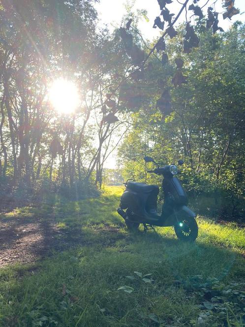 belle GTS Toscana 50cc avec échappement sport, Vélos & Vélomoteurs, Pièces de cyclomoteur | Scooters, Comme neuf, Enlèvement