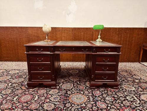 Klassiek Engels Chesterfield Bureau, Antiek en Kunst, Antiek | Kantoor en Zakelijk, Ophalen of Verzenden