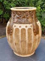 Prachtige vaas...met eekhoorns, Ophalen