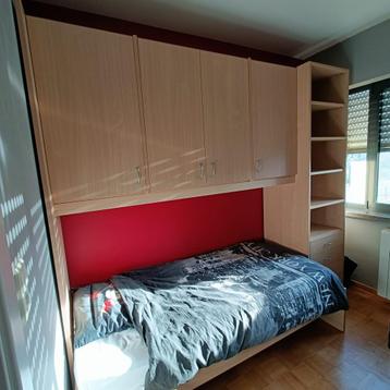 Compacte slaapkamer inclusief matras en lattenbodem beschikbaar voor biedingen