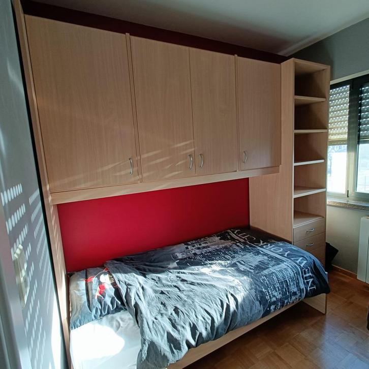 Compacte slaapkamer inclusief matras en lattenbodem, Huis en Inrichting, Slaapkamer | Complete slaapkamers, Zo goed als nieuw