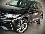 Volkswagen Tiguan 1.5 TSI R-LINE-1ERPRO-COCKPIT-T.O-CARPLAY-, Auto's, Automaat, Stof, 4 cilinders, Zwart
