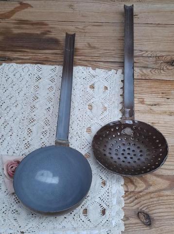 Oude emaille Franse soeplepel & schuimspaan , bruin / grijs beschikbaar voor biedingen