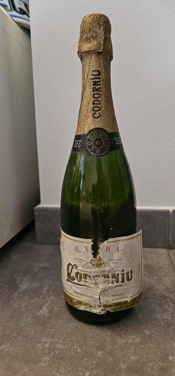 Codorníu Cava Extra Sec – historische fles
 beschikbaar voor biedingen