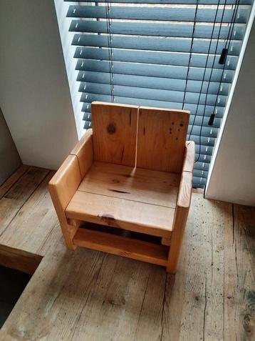 Kinderstoel beschikbaar voor biedingen