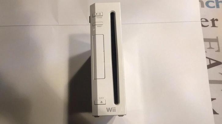 Nintendo wII console, Games en Spelcomputers, Spelcomputers | Nintendo Wii, Gebruikt, Met 3 controllers of meer, Met games, Met stuurtje