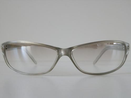 Converse zonnebril., Handtassen en Accessoires, Zonnebrillen en Brillen | Dames, Zo goed als nieuw, Zonnebril, Overige merken