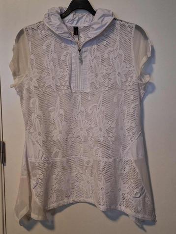 Vêtement/Blouse beschikbaar voor biedingen