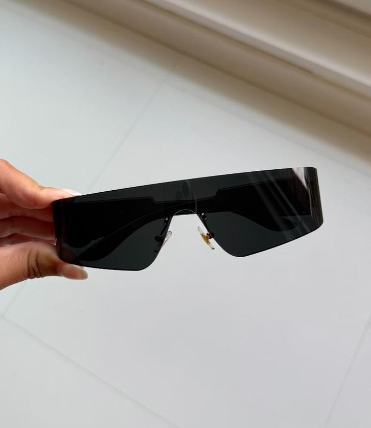 Zwarte ravebril zonder frame, Handtassen en Accessoires, Zonnebrillen en Brillen | Dames, Nieuw, Zonnebril, Overige merken, Zwart