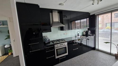 Moderne zwarte hoogglans keuken +inbouwapparatenGEDEMONTEERD, Huis en Inrichting, Keuken | Complete keukens, Zo goed als nieuw
