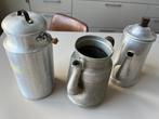 3 metalen oude kannetjes, Ophalen