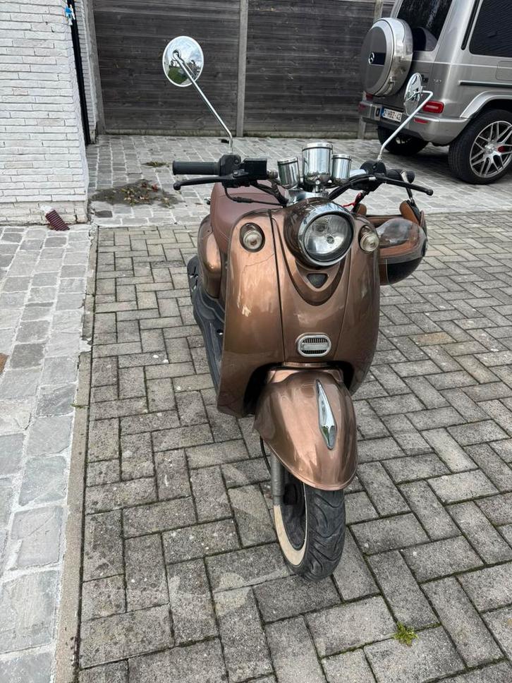 scooter Lowigi JJ50QT-4, Fietsen en Brommers, Snorfietsen en Snorscooters, Gebruikt, Overige merken, Benzine, Ophalen