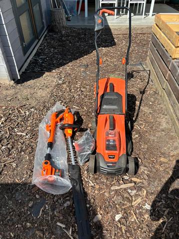 Tondeuse à gazon Powerplus + taille-haie+tondeuse à bordures, Enlèvement, Comme neuf