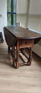 Engelse drop leaf / gateleg van 1700, Ophalen