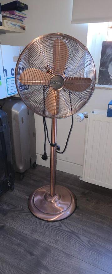 Mooie ventilator in brons kleur. beschikbaar voor biedingen
