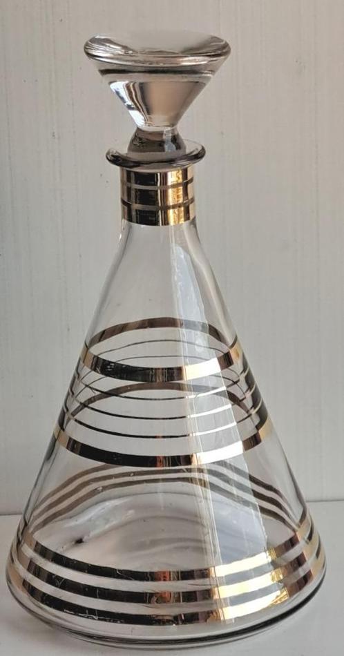 Magnifique ancienne carafe en verre avec son bouchon, Antiquités & Art, Antiquités | Verre & Cristal, Enlèvement ou Envoi