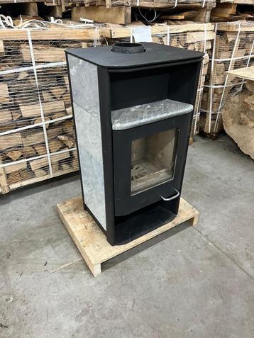 24020 Houtkachel met speksteen 6kw🔥 beschikbaar voor biedingen