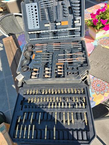 Boîte avec assortiment de mèches pour foreuse, Enlèvement, Utilisé
