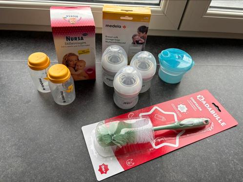 Set: flessenborstel - borstvoedingszakjes - compressen-, Kinderen en Baby's, Babyvoeding en Toebehoren, Ophalen
