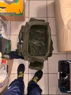 Verschilend karper materiaal+ 2 lijnen met molen, Sports nautiques & Bateaux, Pêche à la ligne | Carpes, Enlèvement, Comme neuf