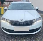 Skoda Octavia, Auto's, Voorwielaandrijving, Stof, 4 cilinders, Wit