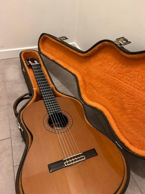 Esteve C9 inclusief hardcase, Musique & Instruments, Instruments à corde | Guitares | Électriques, Comme neuf, Enlèvement