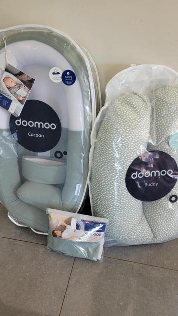 Lot Doomoo - Nid cocon + coussin d'allaitement - 3 pièces, Enlèvement, Neuf, Berceau