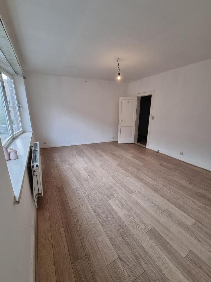 Ruime woning met 2 slaapkamers, Immo, Huizen te huur, Antwerpen (stad), Tussenwoning, Direct bij eigenaar, C