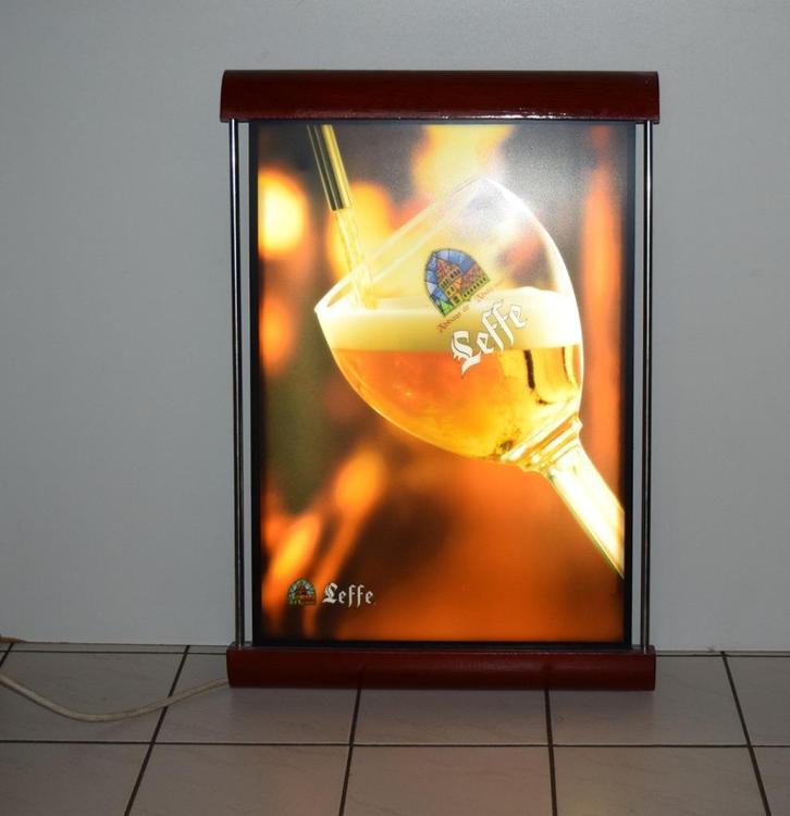 Leffe / Nieuwe lichtreklame / Nooit gebruikt / 68 x 44 cm, Verzamelen, Biermerken, Nieuw, Reclamebord, Plaat of Schild, Leffe