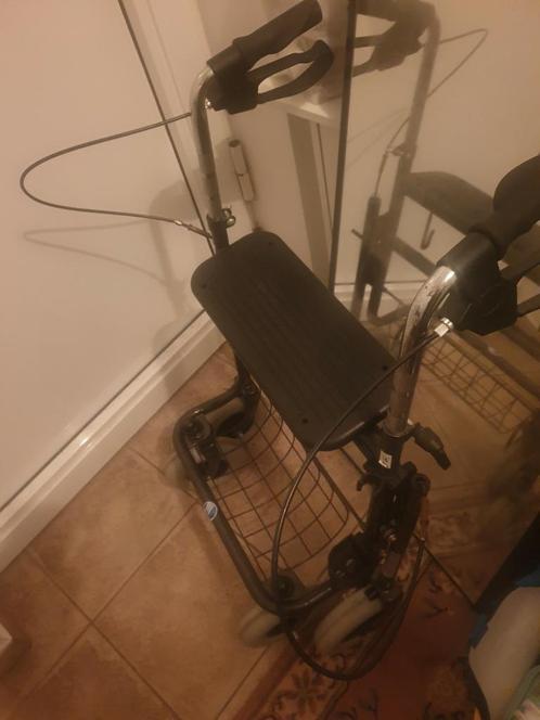 Te koop wegens verhuizing !!, Diversen, Rollators, Zo goed als nieuw, Ophalen