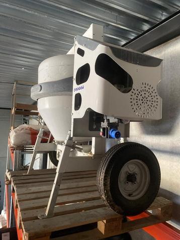 Betonmolen altrad beschikbaar voor biedingen