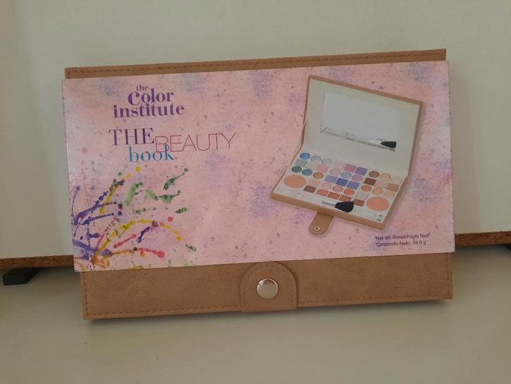 nieuwe mooie grote luxe kist met make up oogschaduw blosh, Bijoux, Sacs & Beauté, Beauté | Cosmétiques & Maquillage, Neuf, Enlèvement ou Envoi