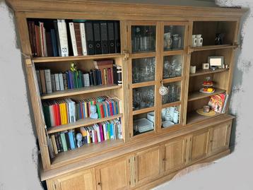 Bibliotheek/vitrinekast teak met ladder beschikbaar voor biedingen