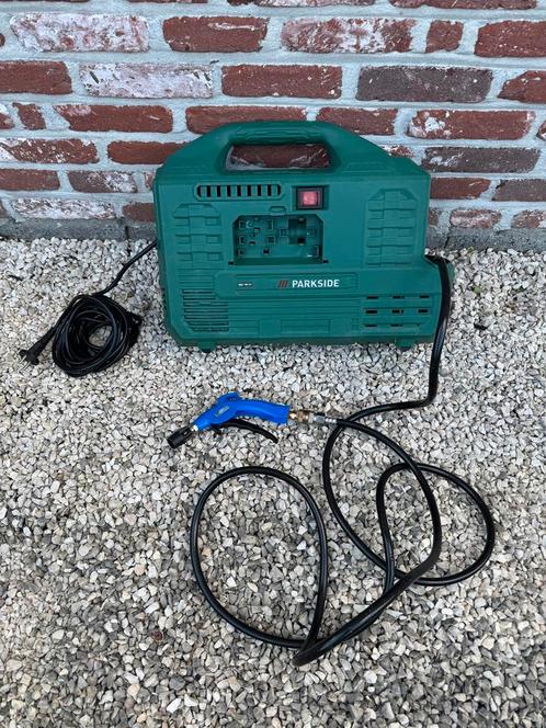 Draagbare compressor met spuitstuk 8 bar in (zeer) goede st, Doe-het-zelf en Bouw, Compressors, Gebruikt, 6 tot 10 bar, Minder dan 25 liter