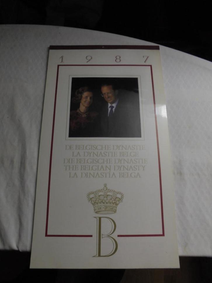 Kalender Belgische Dynastie, Verzamelen, Koningshuis en Royalty, Zo goed als nieuw, Kaart, Foto of Prent, Ophalen of Verzenden