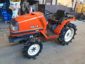 Tracteur kubota 4x4 19 cheveau 3 cylindres super etat, Comme neuf