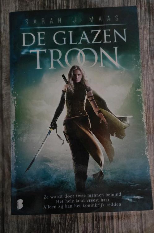 Sarah J. Maas - De glazen troon, Boeken, Fantasy, Zo goed als nieuw, Ophalen of Verzenden