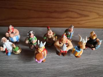 Lotje van 9 kinder surprise figuren Asterix en Obelix  beschikbaar voor biedingen