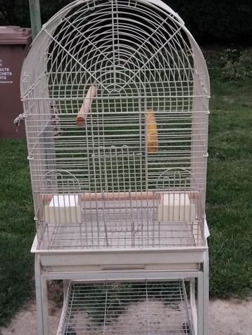 Cage sur pied a vendre beschikbaar voor biedingen