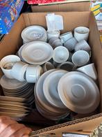 Doos vol bordjes en kopjes porselein, Antiek en Kunst, Ophalen