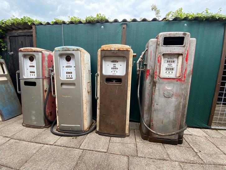 GEVRAAGD OUDE BENZINEPOMP DIESELPOMP BENZINE DIESEL POMPEN, Antiquités & Art, Antiquités | Outils & Instruments, Enlèvement