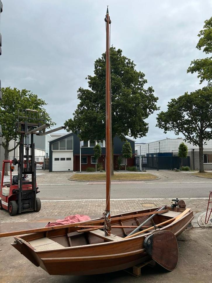 Zeilboot houten platbodem zeeschouw / schuurvondst, Watersport en Boten, Open zeilboten, Gebruikt, Overige typen, 3 tot 6 meter