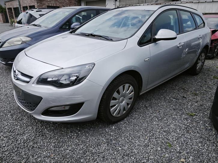 Opel astra 2016 sport tourer 1.6 cdti euto6 -moteur défect, Auto's, Opel, Particulier, Astra, Diesel, Euro 6, Handgeschakeld, Zwart