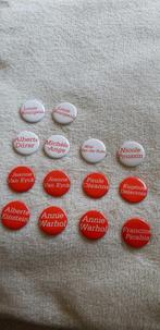 14 épingles, boutons artistiques. 2,5 cm, Enlèvement ou Envoi